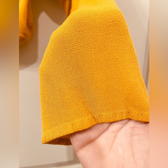 Off shoulder long sleeve crop top with ruffle fits like Medium - Picture 4 of 6